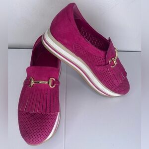 Crown & Ivy Hibiscus Bosco Fuchsia Platform Tan Striped  Loafers w Gold Detail